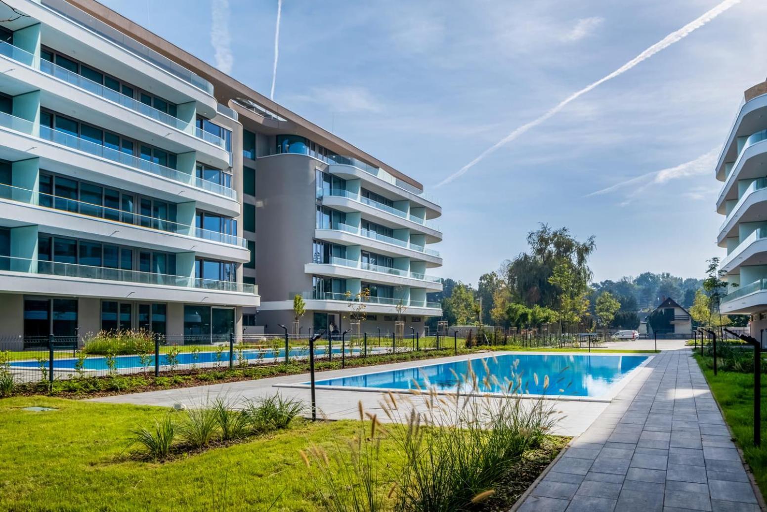 Myflat Wave Luxury 44 Suite Siofok Ngoại thất bức ảnh