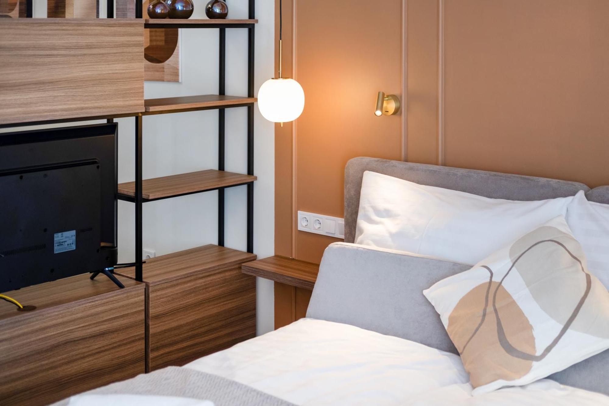 Myflat Wave Luxury 44 Suite Siofok Ngoại thất bức ảnh
